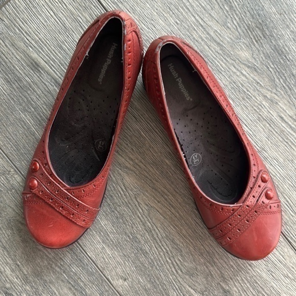 Hush Puppies shoes burgandy loafers size 8.5 Medium slip on casual